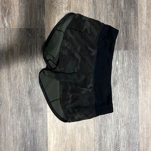 Lululemon camouflage shorts, size 2 regular